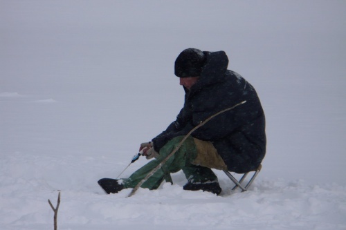 Подледная рыбалка на Урале