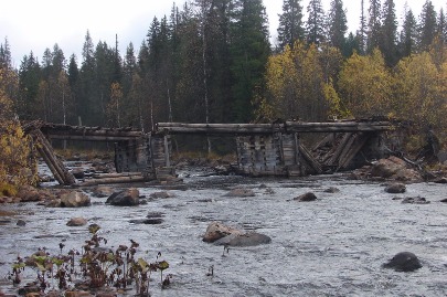 Деревянный мост на Акчиме, по которому вывозили древесину
